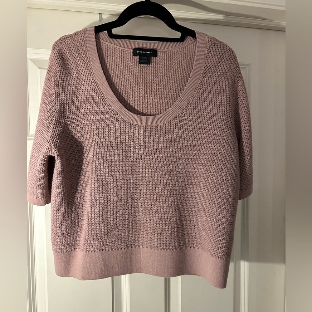 CLUB MONACO Short Sleeved/Scoop Neck Sweater Size XL